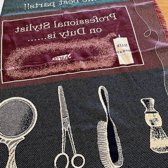 HAIRSTYLIST SHARON THROW BLANKET - Picture 7 of 8